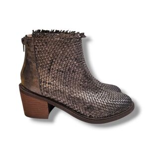 Band of Gypsies Metallic Woven Ankle Boots 6.5 — Boho Eclectic Block Heel